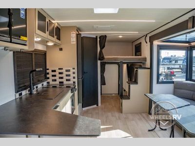 2026 Keystone RV Walkabout - Photo 23