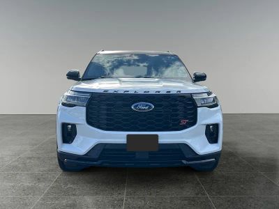 2025 Ford Explorer — side profile view
