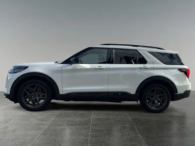 2025 Ford Explorer — interior view