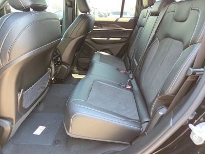 2026 Jeep Grand Cherokee — photo 8 view