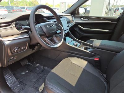 2026 Jeep Grand Cherokee — photo 14 view