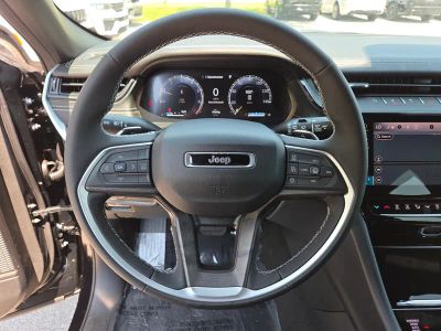 2026 Jeep Grand Cherokee — photo 17 view