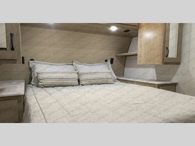 2025 Palomino SolAire - Photo 5