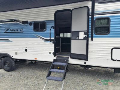 2023 CrossRoads RV Zinger — photo 8 view