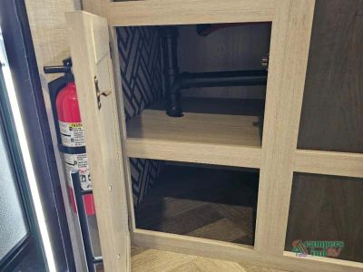 2023 CrossRoads RV Zinger — photo 22 view