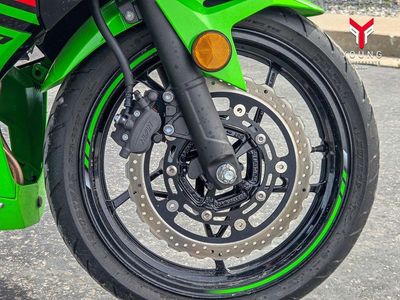 2023 Kawasaki Ninja 400 KRT Edition - Photo 16