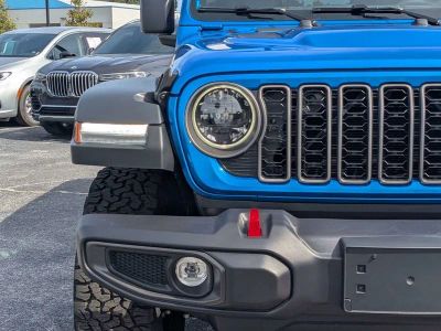 2026 Jeep Wrangler — photo 10 view