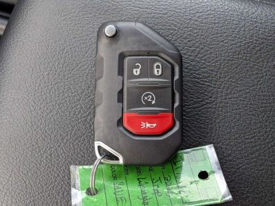 2026 Jeep Wrangler — photo 32 view