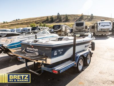 1989 MasterCraft MASTERCRAFT — engine compartment view