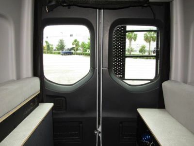 2025 Winnebago REVEL - Photo 14