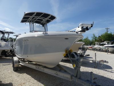 2021 Robalo R200 - Photo 1