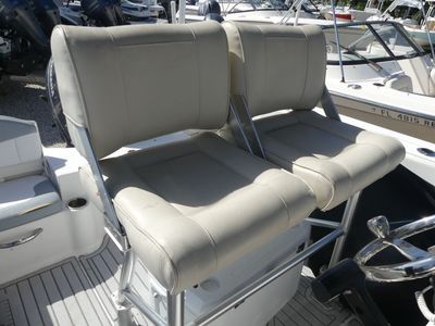 2021 Robalo R200 - Photo 10