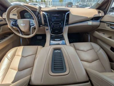 2020 Cadillac Escalade — photo 13 view