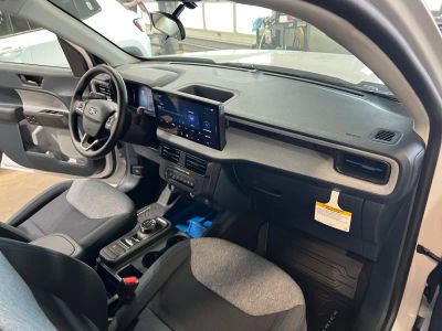 2026 Ford Maverick — photo 9 view