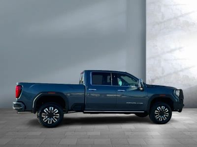 2025 GMC Sierra 3500HD - Photo 3