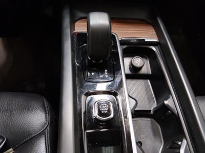 2025 Volvo V60 Cross Country — photo 19 view