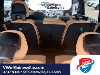 2018 Volvo XC90 — photo 8 view