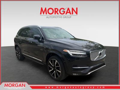 2018 Volvo XC90 T6 Inscription in Black — front three-quarter view