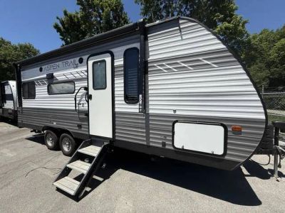 2022 Dutchmen ASPEN TRAIL LE — front three-quarter view