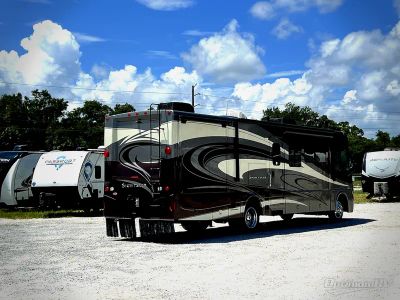 2014 Winnebago Sightseer — side profile view