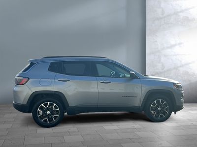 2022 Jeep Compass — photo 8 view