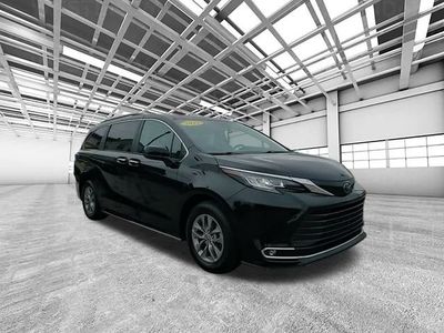 2023 Toyota Sienna - Photo 1