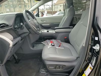 2023 Toyota Sienna - Photo 12