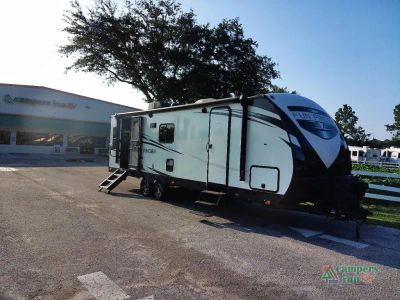 2020 Cruiser Fun Finder — front three-quarter view