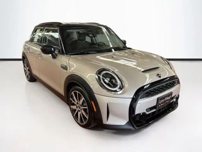 2024 MINI HARDTOP 4 DOOR — rear three-quarter view