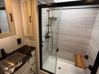 2023 Alliance RV Paradigm — photo 14 view