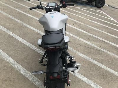 2025 Yamaha MT-03 - Photo 8