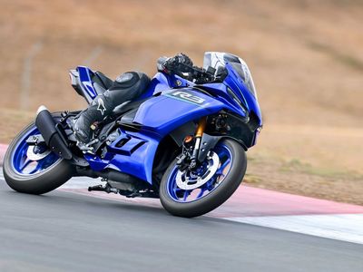 2026 Yamaha YZF-R3 - Photo 18