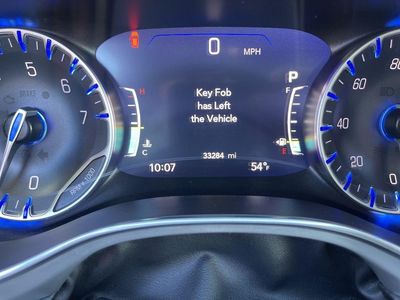 2025 Chrysler Pacifica — photo 9 view