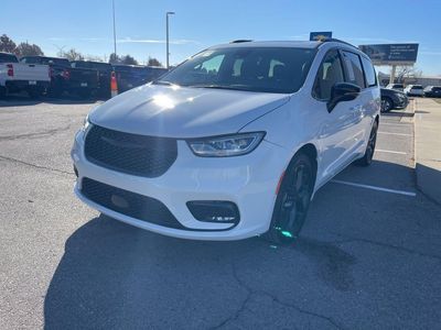 2025 Chrysler Pacifica — photo 7 view
