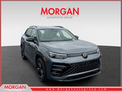 2026 Volkswagen Tiguan SE R-Line Black in Platinum — front three-quarter view