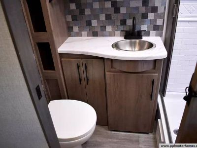 2023 Grand Design 22MLE — photo 23 view