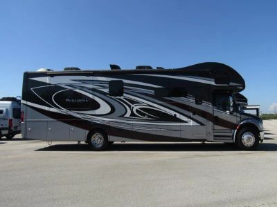 2023 Thor Motor Coach PASADENA - Photo 26