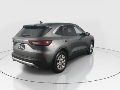 2024 Ford Escape — photo 7 view