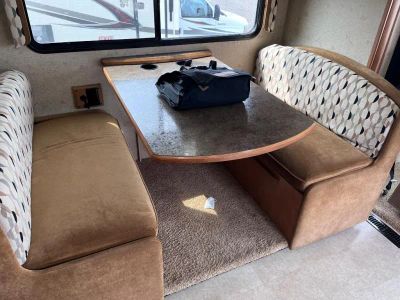 2015 Winnebago Vista - Photo 17