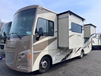 2015 Winnebago Vista - Photo 6