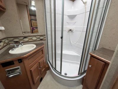 2015 Winnebago Vista - Photo 28
