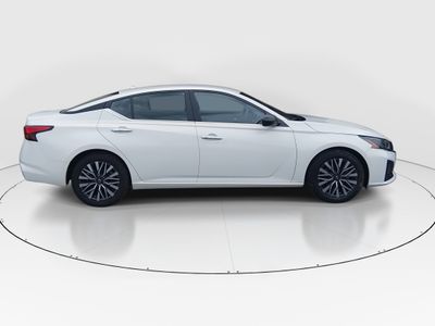 2025 Nissan Altima - Photo 8