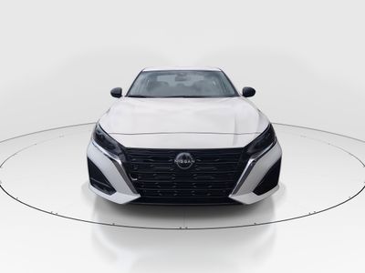 2025 Nissan Altima - Photo 2