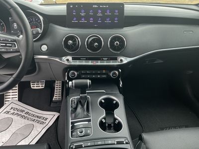2023 Kia Stinger - Photo 13