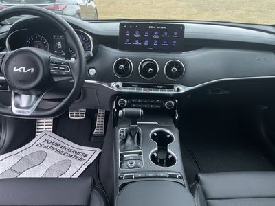 2023 Kia Stinger - Photo 12