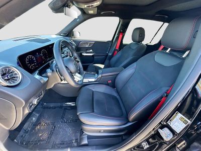 2025 Mercedes-Benz GLB — photo 18 view