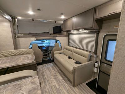 2024 Thor Motor Coach Four Winds — photo 13 view