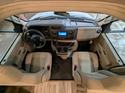 2024 Thor Motor Coach Four Winds — photo 15 view