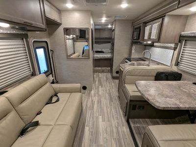 2024 Thor Motor Coach Four Winds — photo 7 view