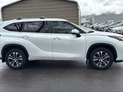 2023 Toyota Highlander - Photo 2